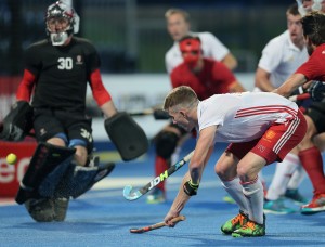Sam Ward of England scores his teams fourth goal during the quarter final match between England and Canada on day seven of the Hero Hockey World League Semi-Final at Lee Valley Hockey and Tennis Centre on June 22, 2017 in London, England. (Photo by Alex Morton/Getty Images)